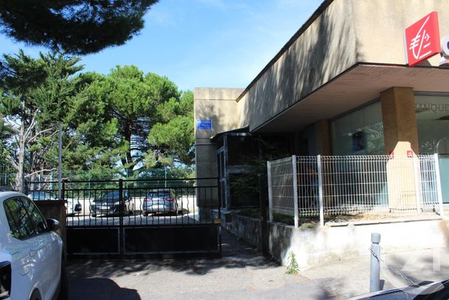 Parking &agrave; louer - 20 m2 - Bagnols Sur Ceze - 30 - LANGUEDOC-ROUSSILLON