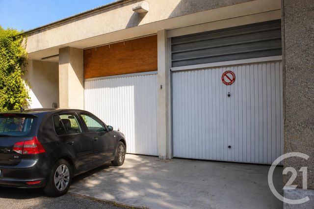 parking - BAGNOLS SUR CEZE - 30