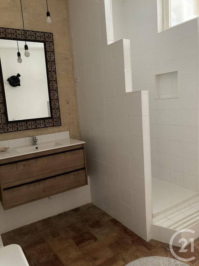 Appartement &agrave; louer - 2 pi&egrave;ces - 87,42 m2 - Bagnols Sur Ceze - 30 - LANGUEDOC-ROUSSILLON