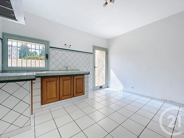 Maison &agrave; louer - 6 pi&egrave;ces - 124,40 m2 - Bagnols Sur Ceze - 30 - LANGUEDOC-ROUSSILLON