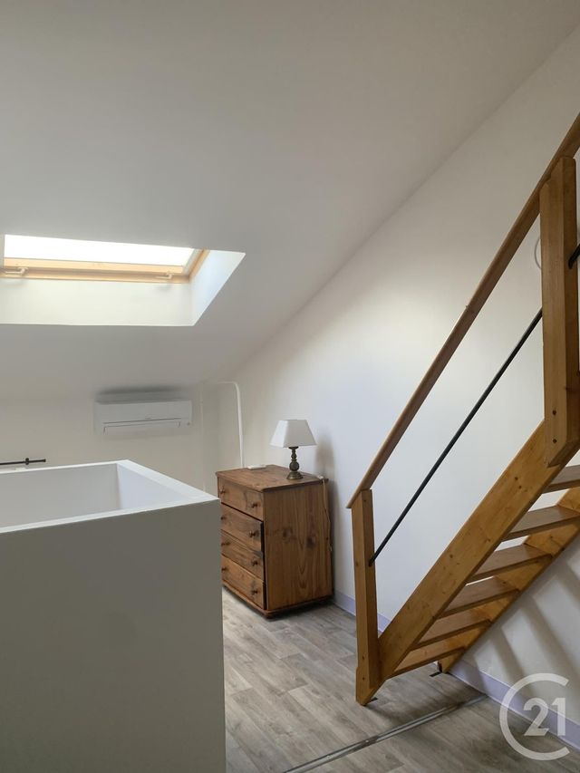 Appartement &agrave; louer - 2 pi&egrave;ces - 72 m2 - St Andre De Roquepertuis - 30 - LANGUEDOC-ROUSSILLON