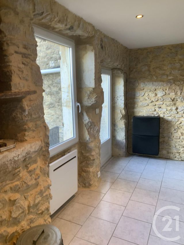 Appartement &agrave; louer - 2 pi&egrave;ces - 72 m2 - St Andre De Roquepertuis - 30 - LANGUEDOC-ROUSSILLON