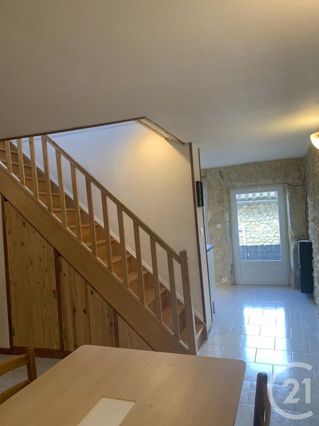 Appartement &agrave; louer - 2 pi&egrave;ces - 72 m2 - St Andre De Roquepertuis - 30 - LANGUEDOC-ROUSSILLON