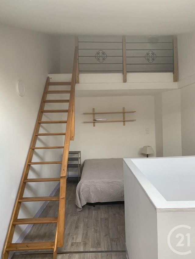 Appartement &agrave; louer - 2 pi&egrave;ces - 72 m2 - St Andre De Roquepertuis - 30 - LANGUEDOC-ROUSSILLON