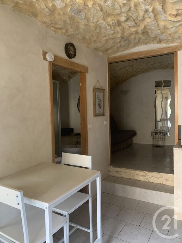 Appartement &agrave; louer - 2 pi&egrave;ces - 72 m2 - St Andre De Roquepertuis - 30 - LANGUEDOC-ROUSSILLON