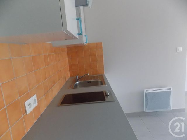 Appartement F1 &agrave; louer - 1 pi&egrave;ce - 24,75 m2 - Bagnols Sur Ceze - 30 - LANGUEDOC-ROUSSILLON