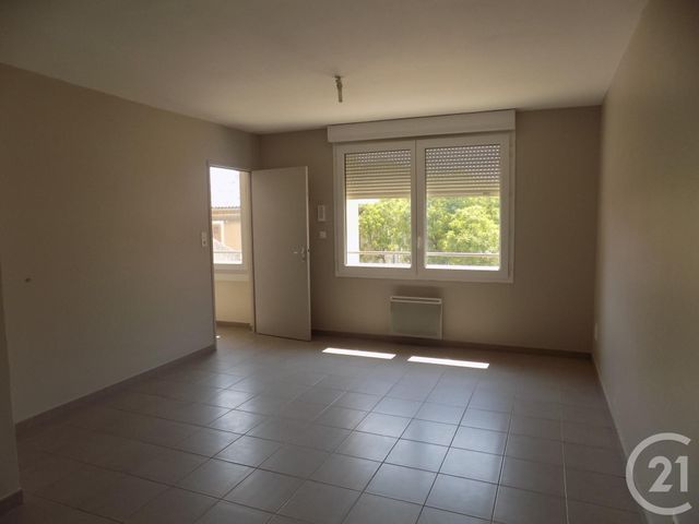 Appartement F1 &agrave; louer - 1 pi&egrave;ce - 24,75 m2 - Bagnols Sur Ceze - 30 - LANGUEDOC-ROUSSILLON