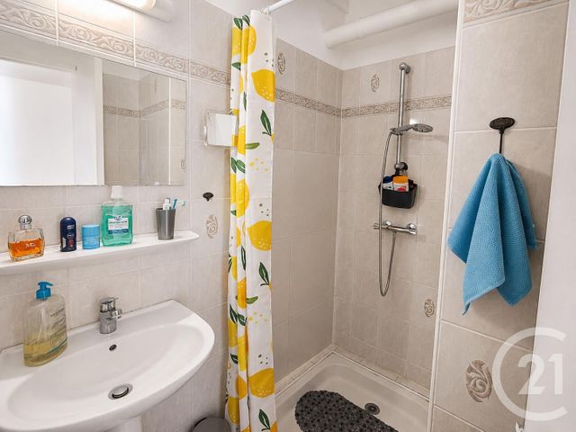 Appartement &agrave; louer - 3 pi&egrave;ces - 80 m2 - Bagnols Sur Ceze - 30 - LANGUEDOC-ROUSSILLON