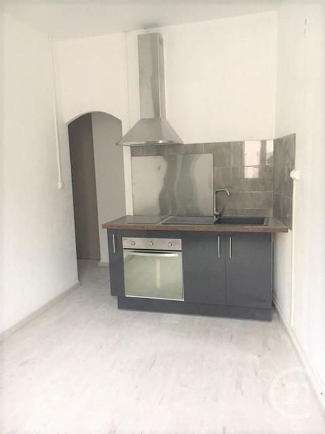 Appartement &agrave; louer - 2 pi&egrave;ces - 37 m2 - Bagnols Sur Ceze - 30 - LANGUEDOC-ROUSSILLON