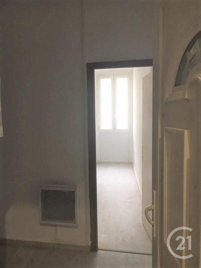 Appartement &agrave; louer - 2 pi&egrave;ces - 37 m2 - Bagnols Sur Ceze - 30 - LANGUEDOC-ROUSSILLON