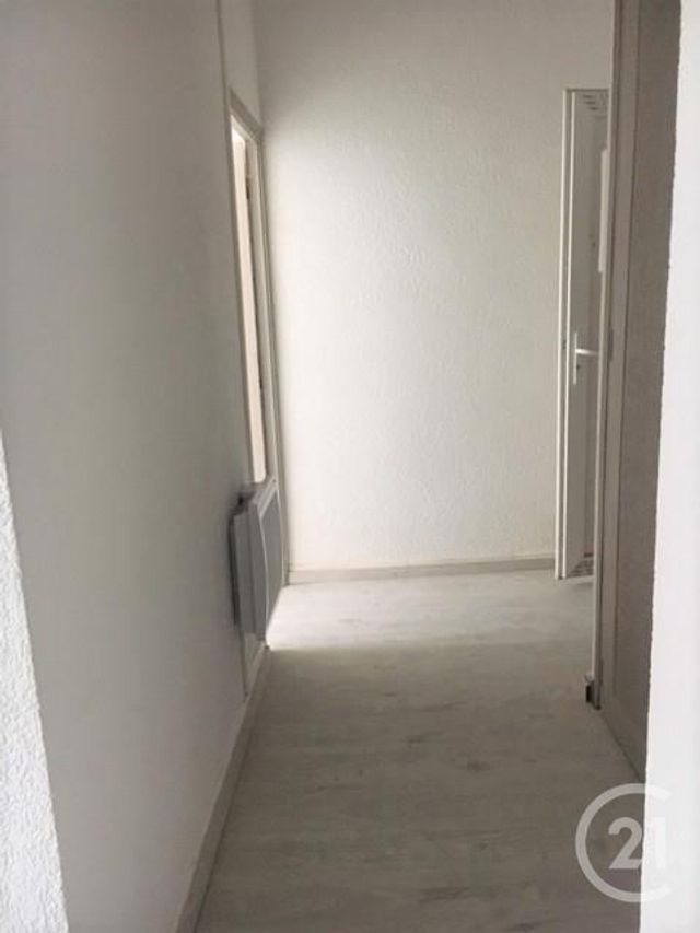 Appartement &agrave; louer - 2 pi&egrave;ces - 37 m2 - Bagnols Sur Ceze - 30 - LANGUEDOC-ROUSSILLON