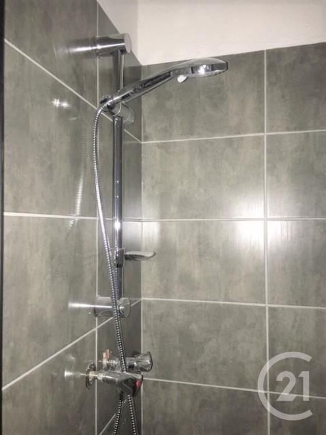 Appartement &agrave; louer - 2 pi&egrave;ces - 37 m2 - Bagnols Sur Ceze - 30 - LANGUEDOC-ROUSSILLON