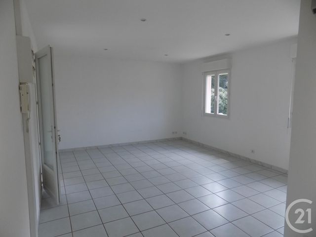 Appartement F2 &agrave; louer - 2 pi&egrave;ces - 48 m2 - Bagnols Sur Ceze - 30 - LANGUEDOC-ROUSSILLON