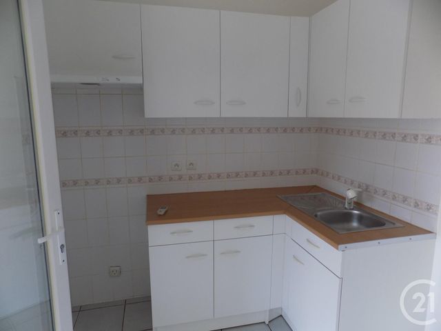 Appartement F2 &agrave; louer - 2 pi&egrave;ces - 48 m2 - Bagnols Sur Ceze - 30 - LANGUEDOC-ROUSSILLON