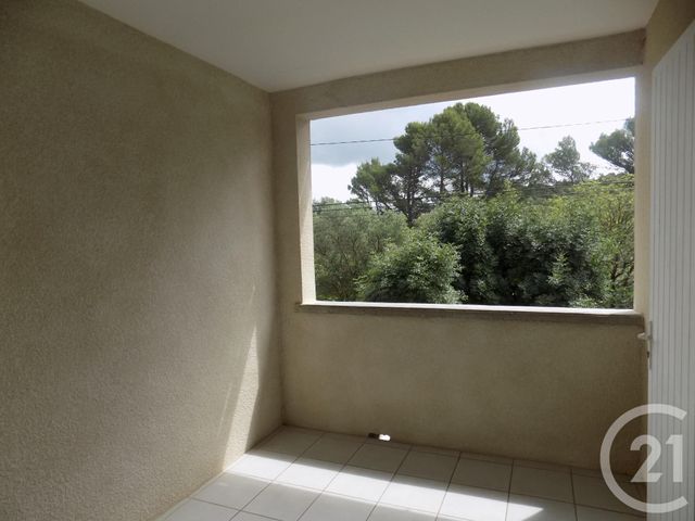 Appartement F2 &agrave; louer - 2 pi&egrave;ces - 48 m2 - Bagnols Sur Ceze - 30 - LANGUEDOC-ROUSSILLON
