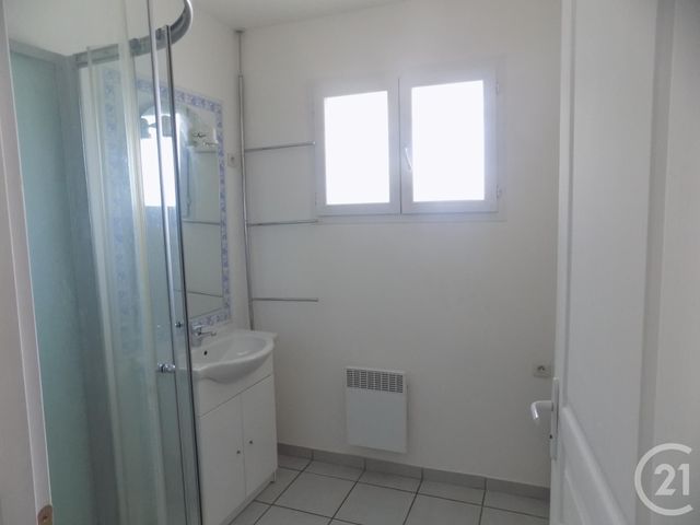 Appartement F2 &agrave; louer - 2 pi&egrave;ces - 48 m2 - Bagnols Sur Ceze - 30 - LANGUEDOC-ROUSSILLON