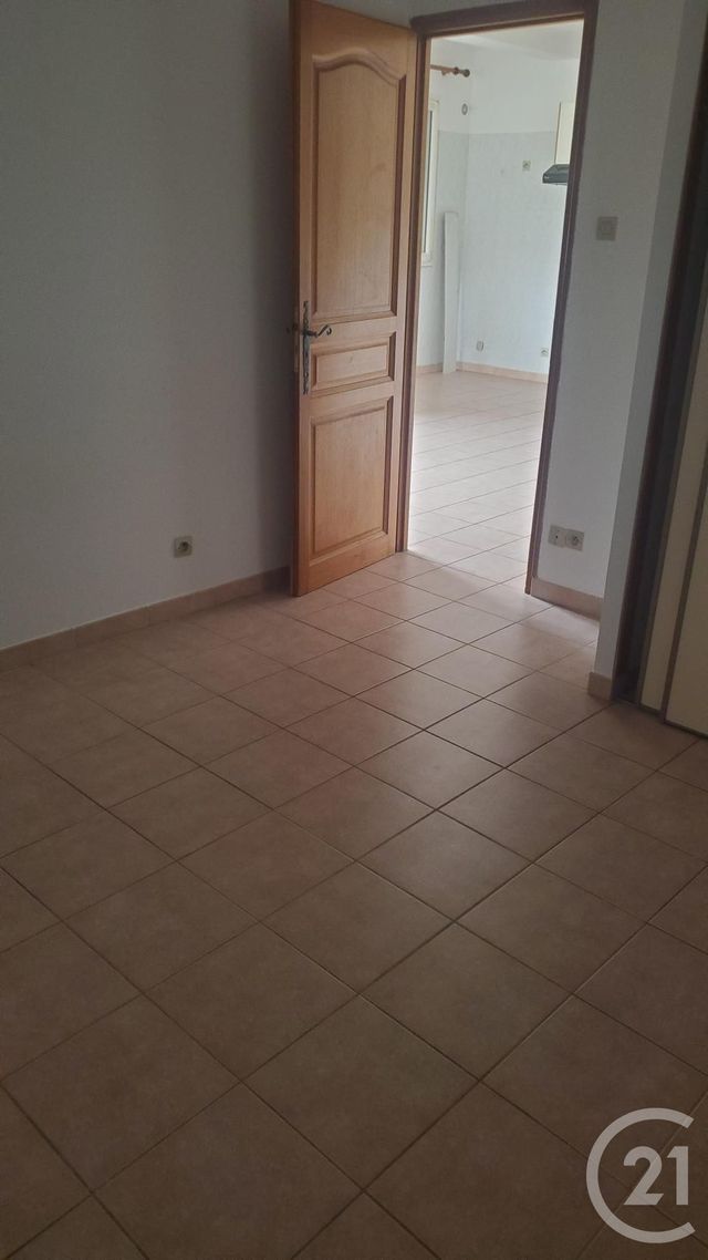 Appartement F2 &agrave; louer - 2 pi&egrave;ces - 38 m2 - Cavillargues - 30 - LANGUEDOC-ROUSSILLON