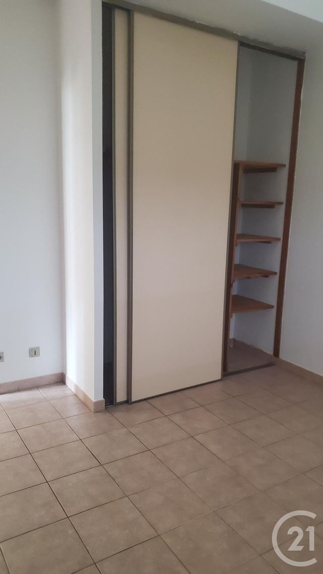 Appartement F2 &agrave; louer - 2 pi&egrave;ces - 38 m2 - Cavillargues - 30 - LANGUEDOC-ROUSSILLON
