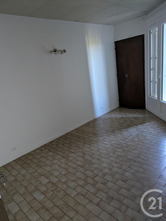 Appartement F2 &agrave; louer - 2 pi&egrave;ces - 42,35 m2 - Goudargues - 30 - LANGUEDOC-ROUSSILLON