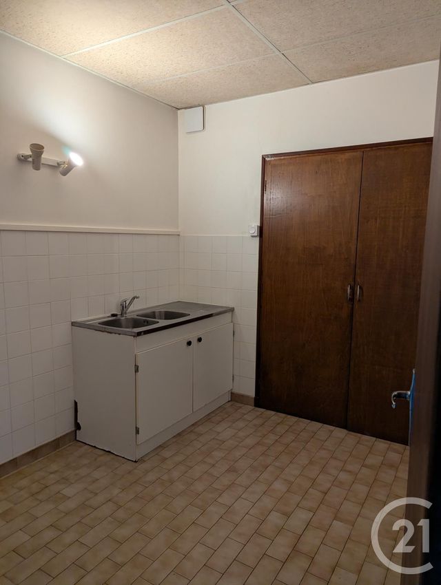 Appartement F2 &agrave; louer - 2 pi&egrave;ces - 42,35 m2 - Goudargues - 30 - LANGUEDOC-ROUSSILLON