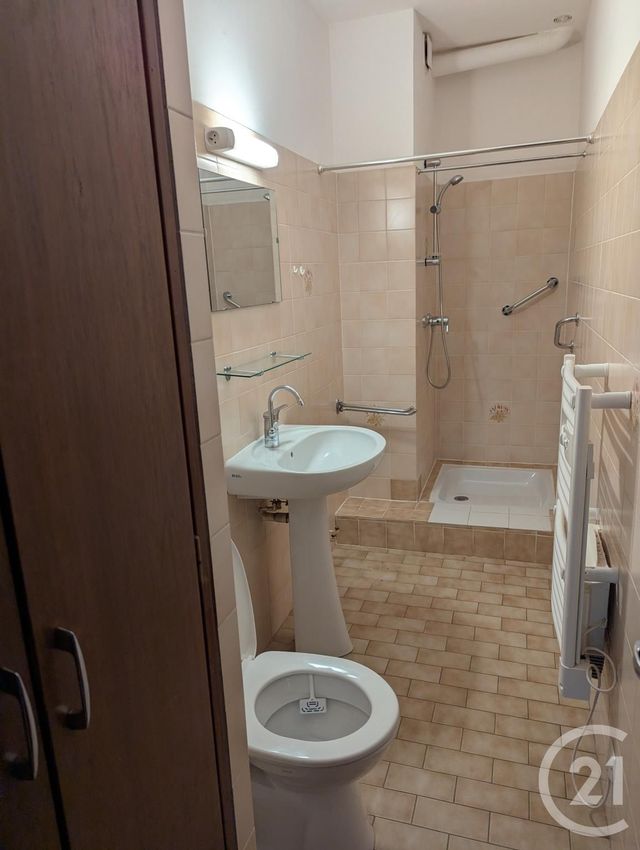 Appartement F2 &agrave; louer - 2 pi&egrave;ces - 42,35 m2 - Goudargues - 30 - LANGUEDOC-ROUSSILLON