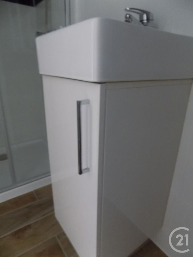 Appartement Studio &agrave; louer - 1 pi&egrave;ce - 20 m2 - Bagnols Sur Ceze - 30 - LANGUEDOC-ROUSSILLON