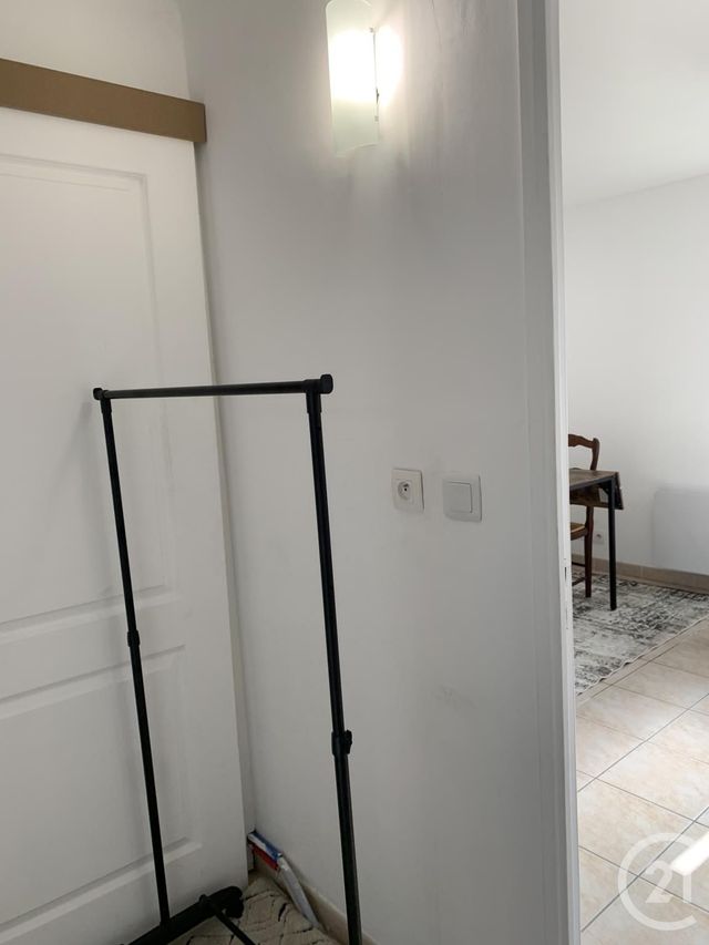 Appartement F1 &agrave; louer - 1 pi&egrave;ce - 22 m2 - Bagnols Sur Ceze - 30 - LANGUEDOC-ROUSSILLON