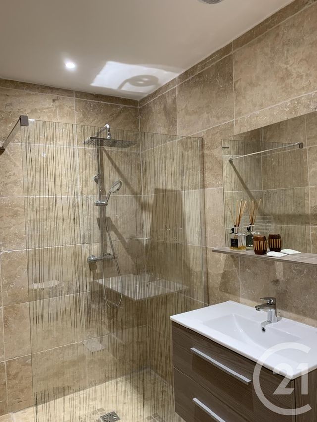 Maison &agrave; louer - 5 pi&egrave;ces - 170 m2 - St Michel D Euzet - 30 - LANGUEDOC-ROUSSILLON