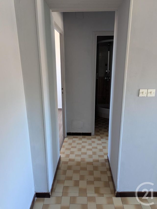 Appartement F3 &agrave; louer - 3 pi&egrave;ces - 65 m2 - Bagnols Sur Ceze - 30 - LANGUEDOC-ROUSSILLON