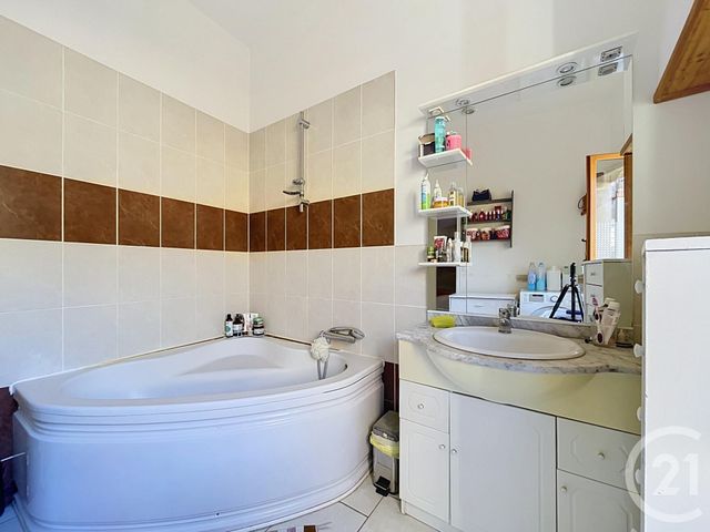 Appartement F3 &agrave; vendre - 3 pi&egrave;ces - 56,86 m2 - Pont St Esprit - 30 - LANGUEDOC-ROUSSILLON