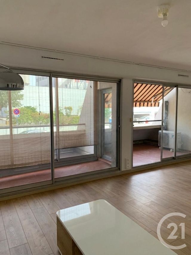 Appartement &agrave; louer - 3 pi&egrave;ces - 67 m2 - Bagnols Sur Ceze - 30 - LANGUEDOC-ROUSSILLON