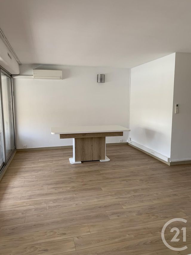 Appartement &agrave; louer - 3 pi&egrave;ces - 67 m2 - Bagnols Sur Ceze - 30 - LANGUEDOC-ROUSSILLON