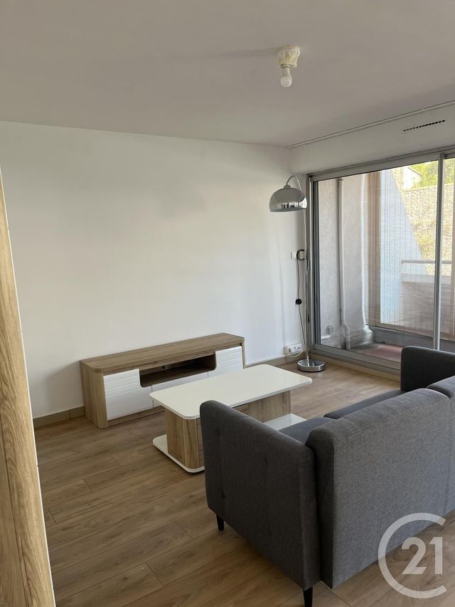 Appartement &agrave; louer - 3 pi&egrave;ces - 67 m2 - Bagnols Sur Ceze - 30 - LANGUEDOC-ROUSSILLON