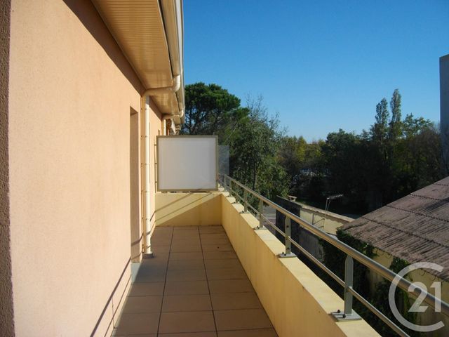 Appartement F2 &agrave; louer - 2 pi&egrave;ces - 46,60 m2 - Bagnols Sur Ceze - 30 - LANGUEDOC-ROUSSILLON