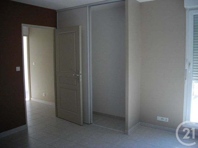 Appartement F2 &agrave; louer - 2 pi&egrave;ces - 46,60 m2 - Bagnols Sur Ceze - 30 - LANGUEDOC-ROUSSILLON