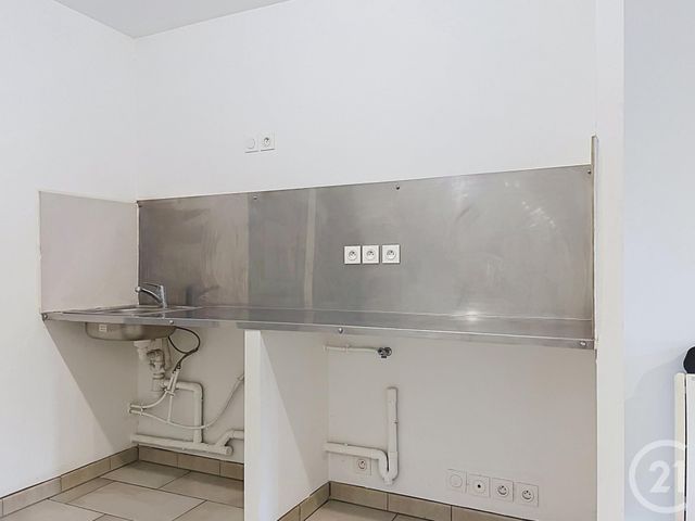 Appartement F1 &agrave; louer - 1 pi&egrave;ce - 24,82 m2 - Bagnols Sur Ceze - 30 - LANGUEDOC-ROUSSILLON