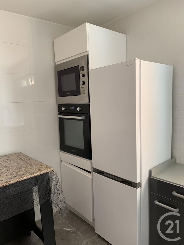 Appartement F1 &agrave; louer - 1 pi&egrave;ce - 44 m2 - Bagnols Sur Ceze - 30 - LANGUEDOC-ROUSSILLON