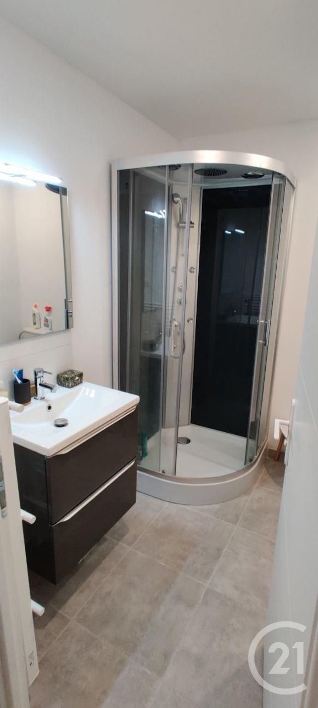 Appartement F1 &agrave; louer - 1 pi&egrave;ce - 20 m2 - Bagnols Sur Ceze - 30 - LANGUEDOC-ROUSSILLON