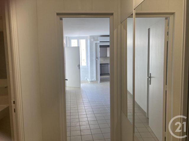 Appartement F2 &agrave; louer - 2 pi&egrave;ces - 50 m2 - Bagnols Sur Ceze - 30 - LANGUEDOC-ROUSSILLON