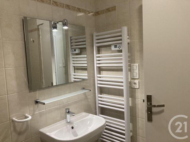 Appartement F2 &agrave; louer - 2 pi&egrave;ces - 50 m2 - Bagnols Sur Ceze - 30 - LANGUEDOC-ROUSSILLON