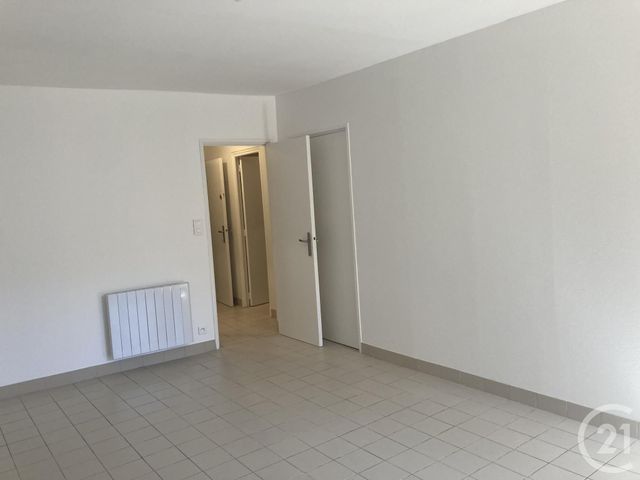 Appartement F2 &agrave; louer - 2 pi&egrave;ces - 50 m2 - Bagnols Sur Ceze - 30 - LANGUEDOC-ROUSSILLON