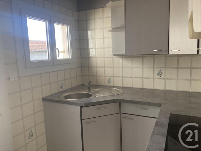 Appartement F2 &agrave; louer - 2 pi&egrave;ces - 50 m2 - Bagnols Sur Ceze - 30 - LANGUEDOC-ROUSSILLON