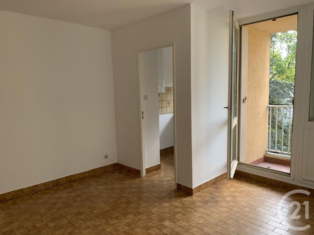 Appartement F1 &agrave; louer - 1 pi&egrave;ce - 27,50 m2 - Bagnols Sur Ceze - 30 - LANGUEDOC-ROUSSILLON