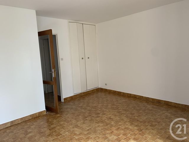 Appartement F1 &agrave; louer - 1 pi&egrave;ce - 27,50 m2 - Bagnols Sur Ceze - 30 - LANGUEDOC-ROUSSILLON