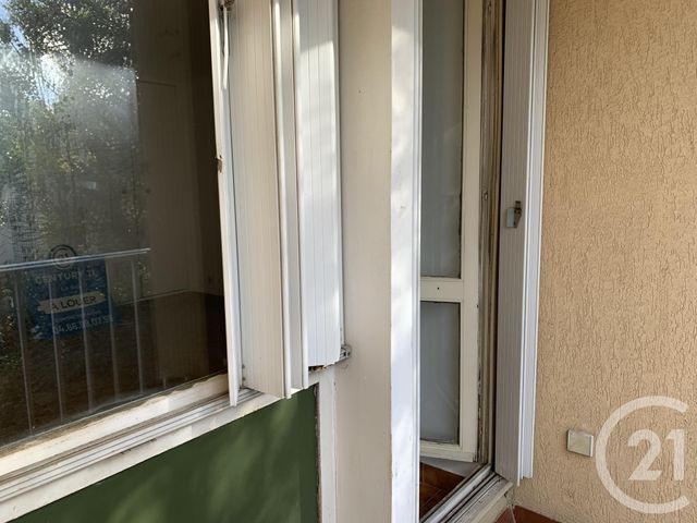 Appartement F1 &agrave; louer - 1 pi&egrave;ce - 27,50 m2 - Bagnols Sur Ceze - 30 - LANGUEDOC-ROUSSILLON