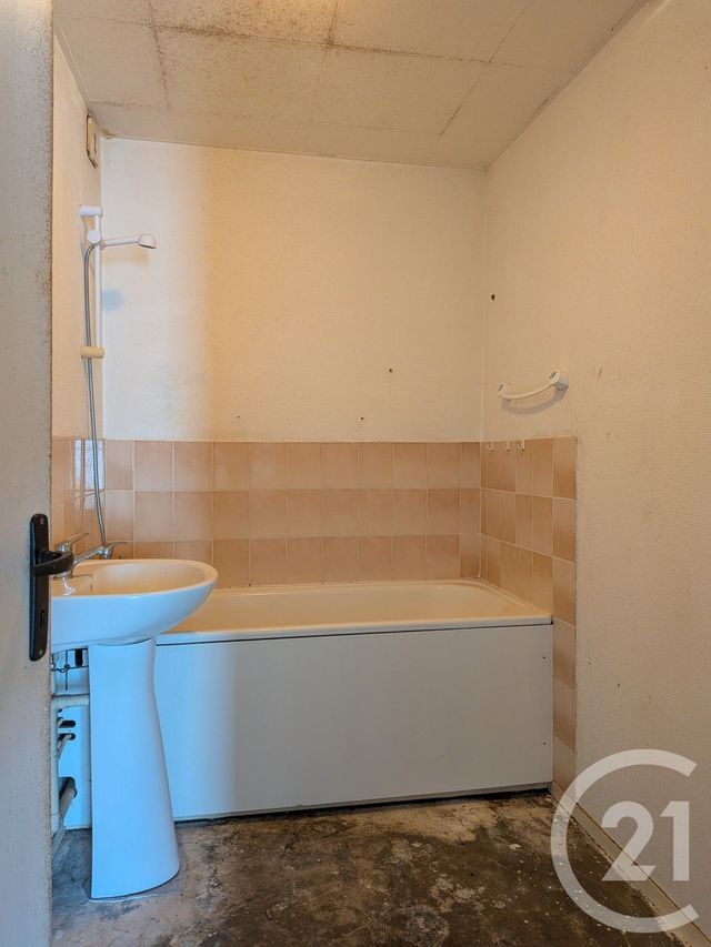 Appartement T2 &agrave; vendre - 2 pi&egrave;ces - 45,20 m2 - Orbec - 14 - BASSE-NORMANDIE