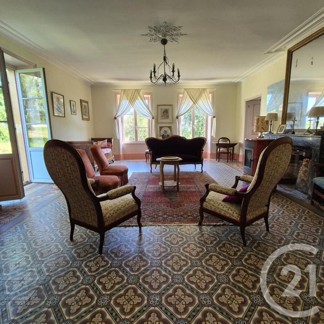 Maison à vendre - 18 pièces - 530 m2 - St Priest La Roche - 42 - RHONE-ALPES