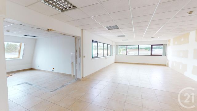Bureaux à louer - 135.0 m2 - 25 - Doubs