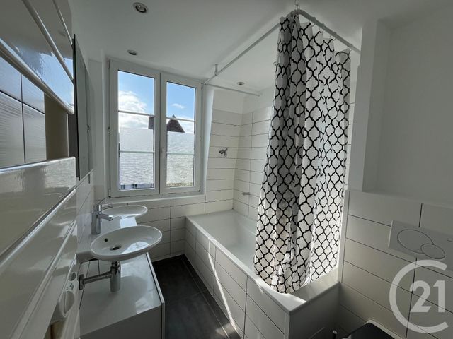 Appartement T5 à louer - 5 pièces - 75 m2 - Besancon - 25 - FRANCHE-COMTE