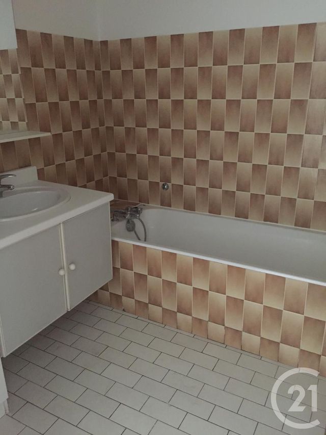 Appartement F3 &agrave; louer - 3 pi&egrave;ces - 75 m2 - Besancon - 25 - FRANCHE-COMTE